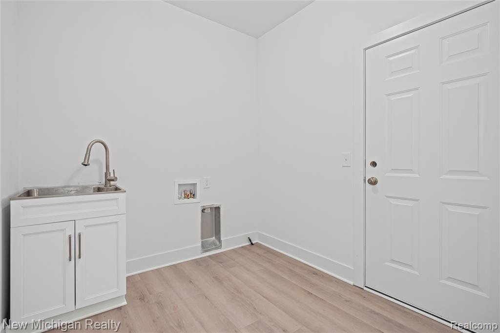 7453 Village Court, Davisburg, MI 48350 — Photo 41