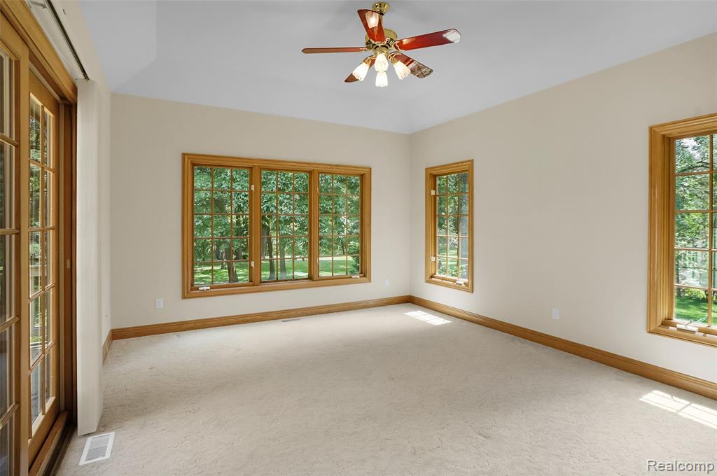 9065 Moonlight Bay, Pinckney, MI 48169 — Photo 20