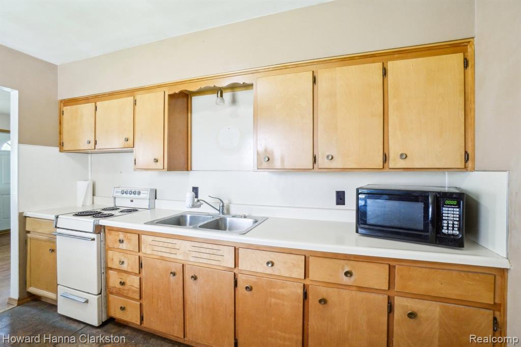 967 Darling Street, Flint, MI 48532 — Photo 7