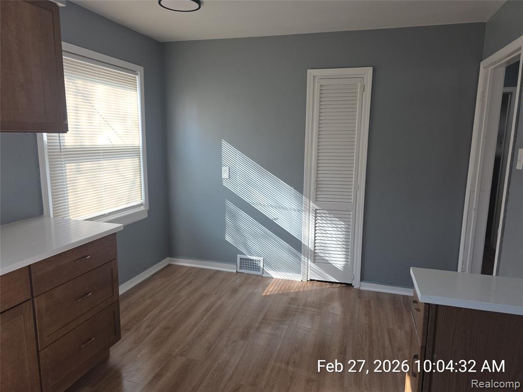 25695 Orchard Drive, Dearborn Heights, MI 48125 — Photo 18