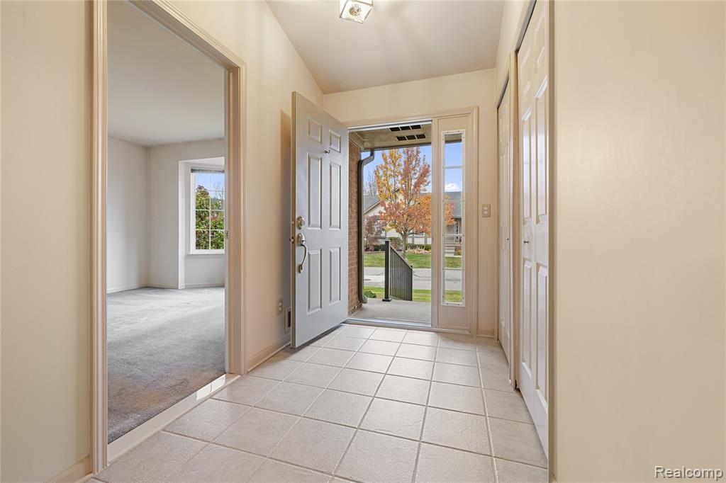 1885 Wexford Circle, Ypsilanti, MI 48198 — Photo 3