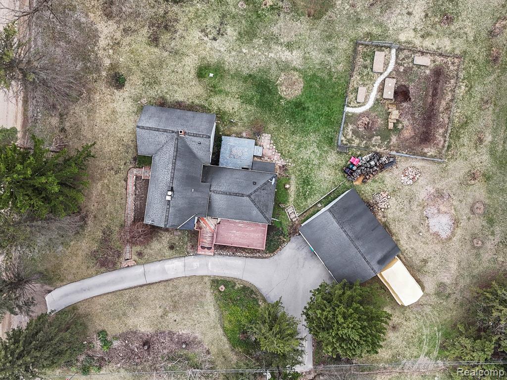 758 W Glass Road, Ortonville, MI 48462 — Photo 27