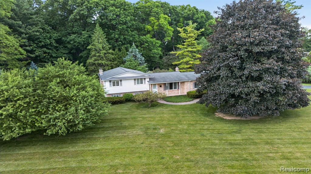 9144 Deer Park Court, Fenton, MI 48430 — Photo 63