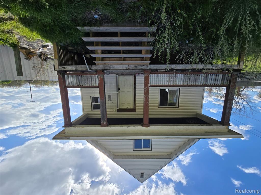 611 S 4th Avenue, Saginaw, MI 48607 — front exterior