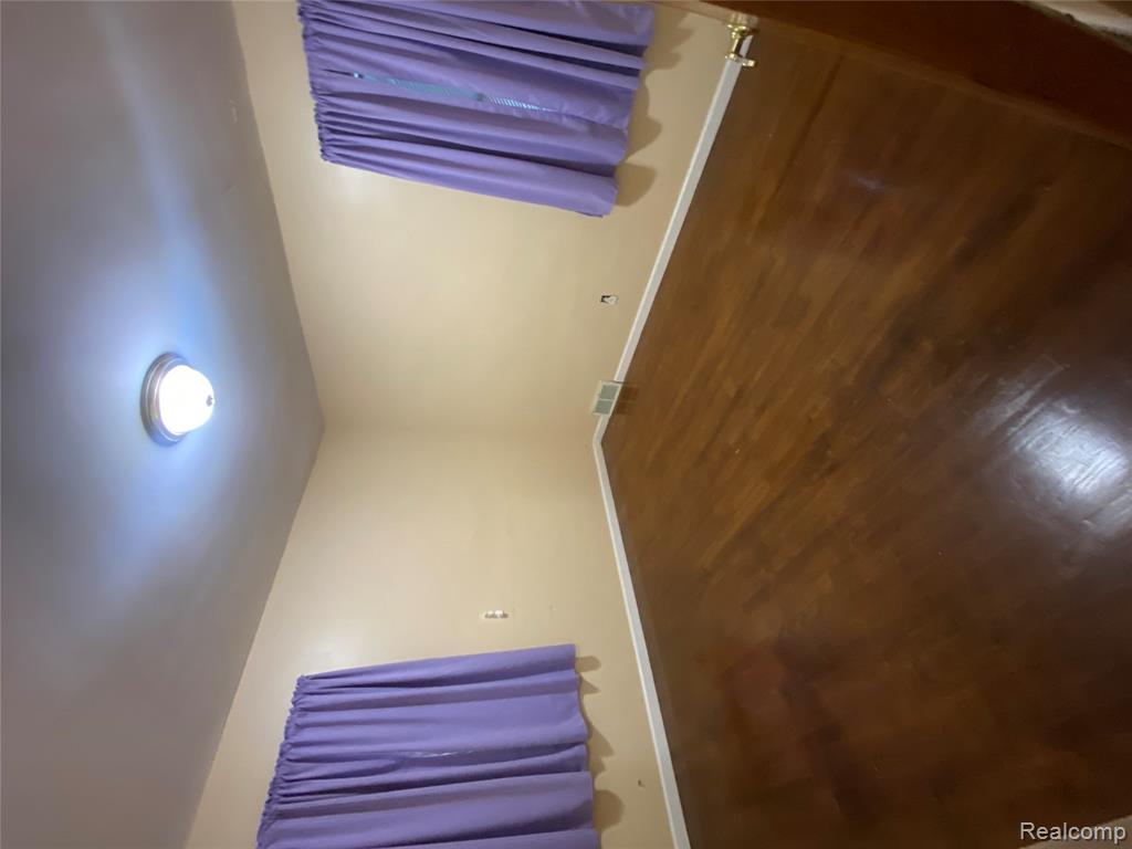 21114 Huntington Avenue, Harper Woods, MI 48225 — Photo 4