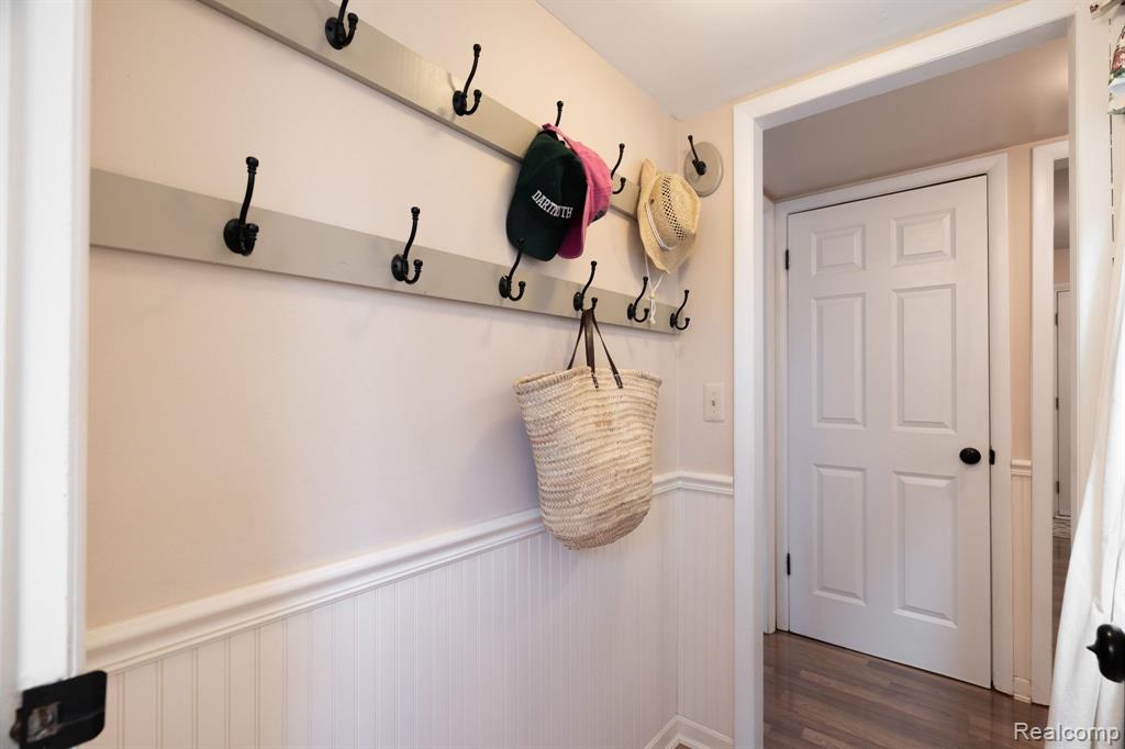 4855 CAROL Drive, Troy, MI 48085 — Photo 34