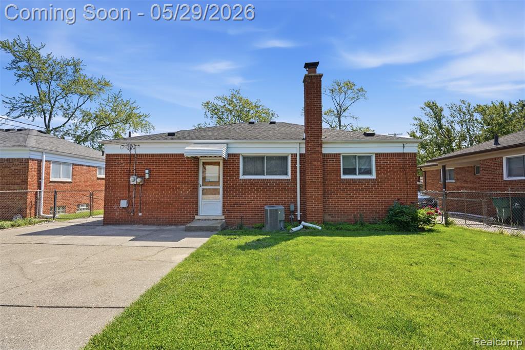 24237 Roxana Avenue, Eastpointe, MI 48021 — Photo 27
