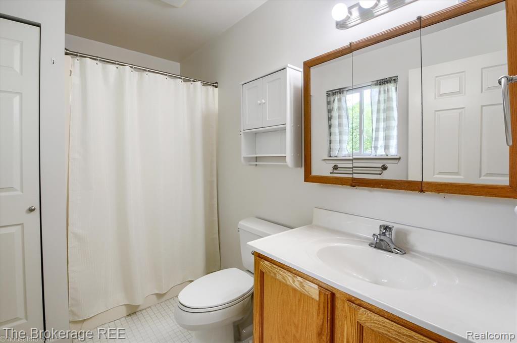 4435 Great Oaks Drive, Grand Blanc, MI 48439 — Photo 25