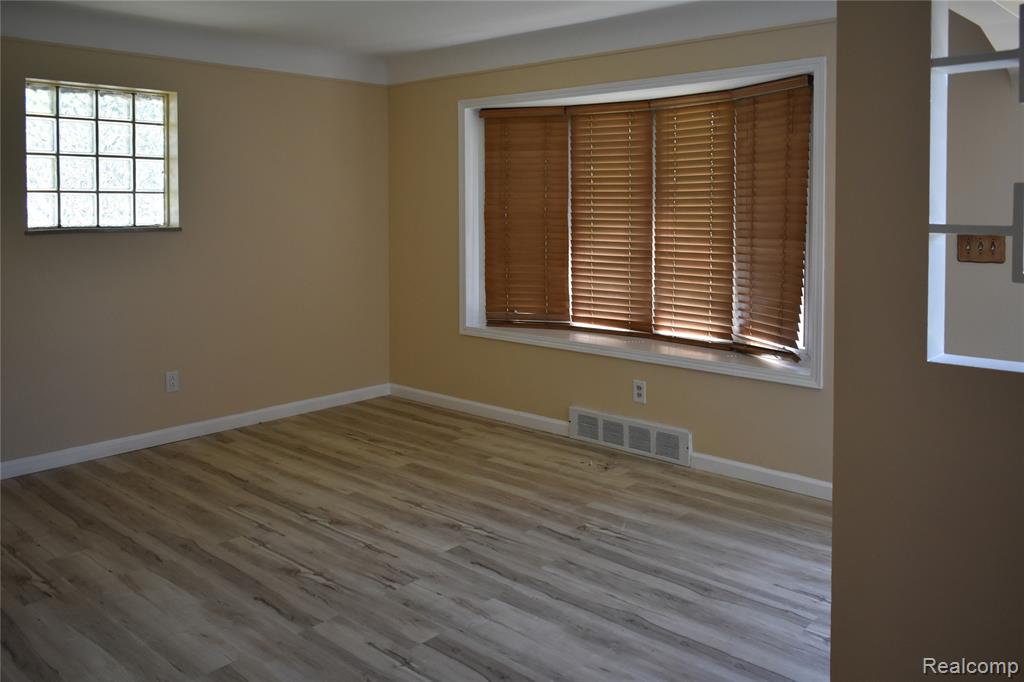 23825 Johnston Avenue, Eastpointe, MI 48021 — Photo 18