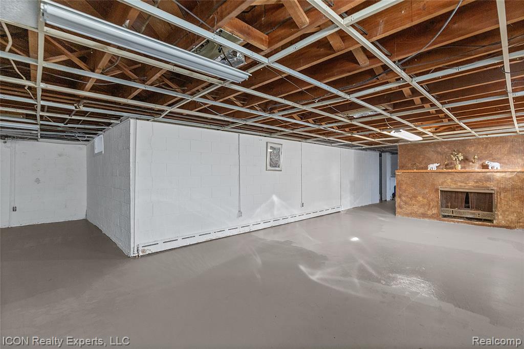 5072 15 Mile Road, Sterling Heights, MI 48310 — Photo 22