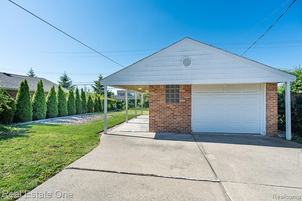 8272 Racine Road, Warren, MI 48093 — Photo 40