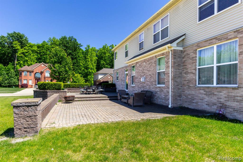 42575 Silverwood Drive, Sterling Heights, MI 48314 — Photo 36