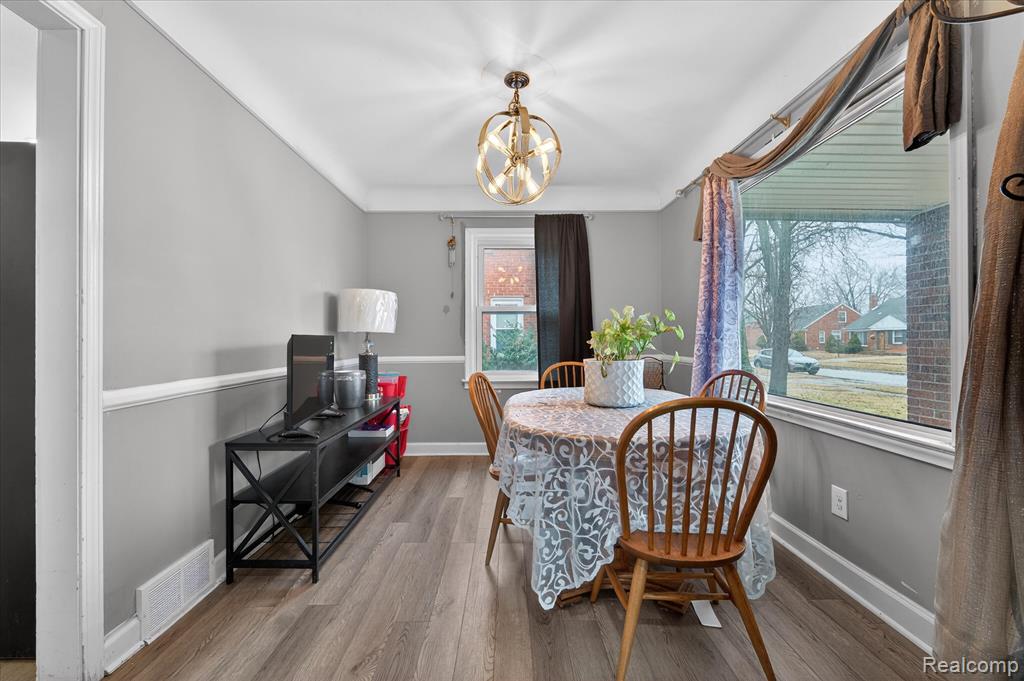 21211 Newcastle Road, Harper Woods, MI 48225 — Photo 10