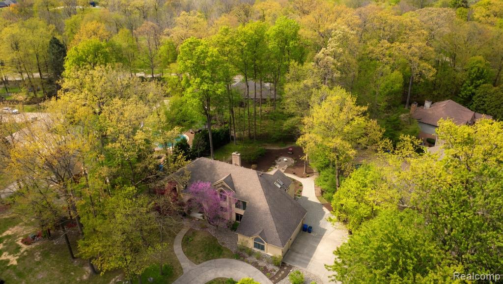 1305 Kings Pointe Road, Grand Blanc, MI 48439 — Photo 2