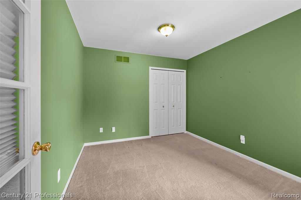40121 Streamwood Court, Sterling Heights, MI 48310 — Photo 20
