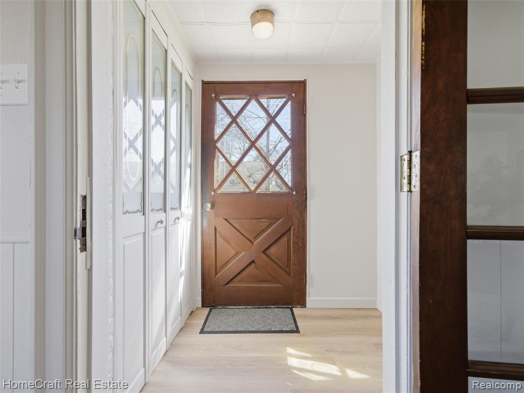 9921 CRANSTON Street, Livonia, MI 48150 — Photo 9