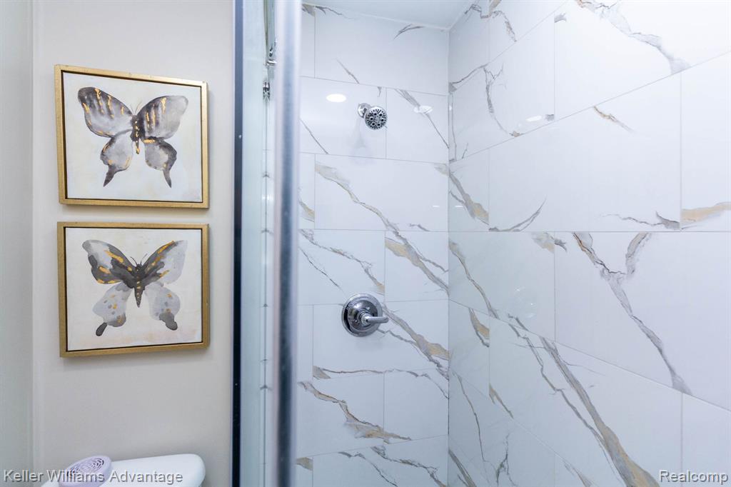 24975 Bloomfield Court, Novi, MI — Photo 39
