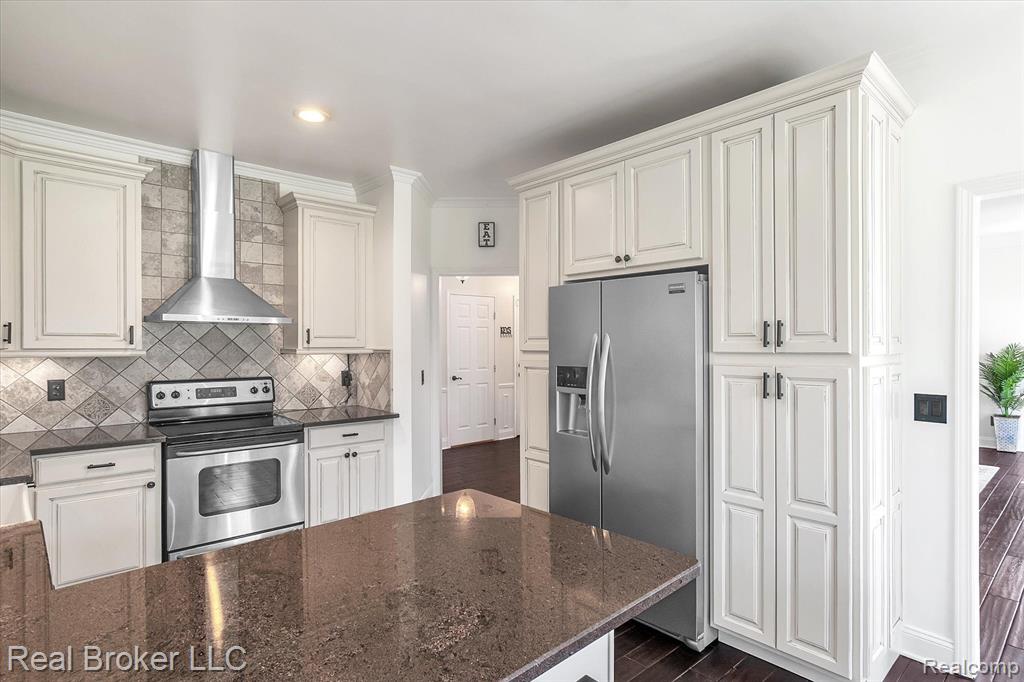 45169 MIDDLEBURY Lane, Canton, MI 48188 — Photo 19