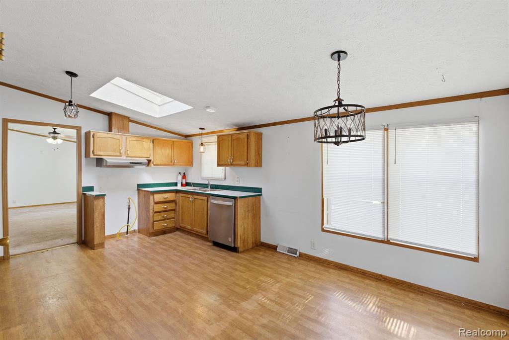990 Voorheis Road, Waterford, MI 48328 — Photo 7