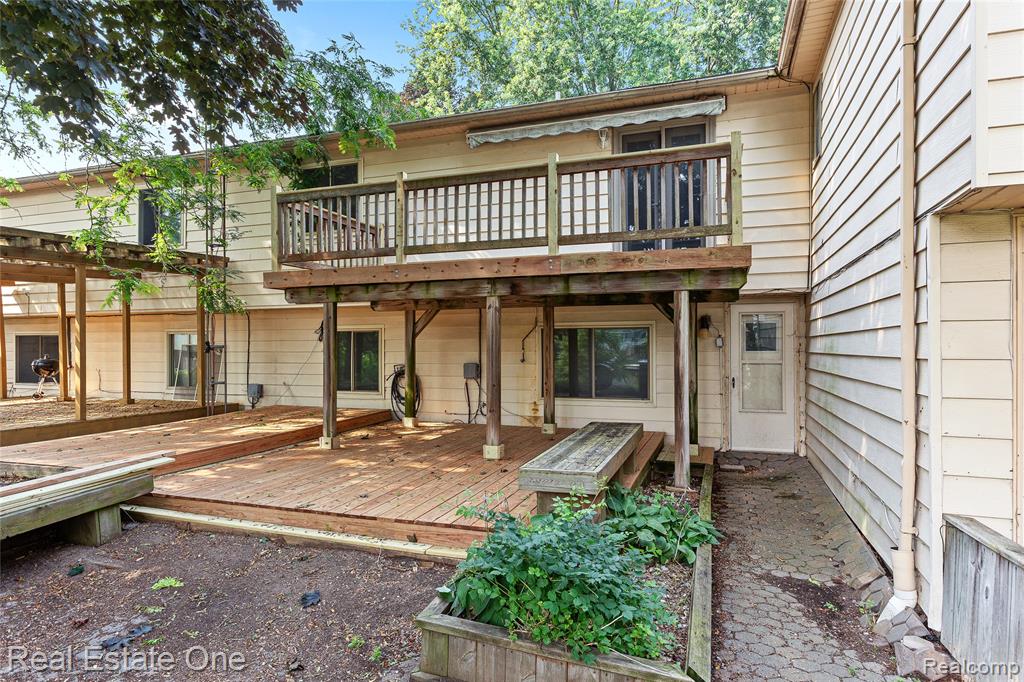 2509 Golden Shores Drive, Fenton, MI 48430 — Photo 33