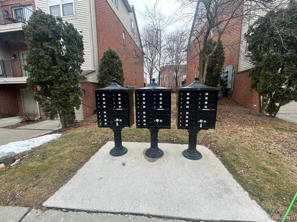 39460 SPRINGWATER Drive, Northville, MI — Photo 35