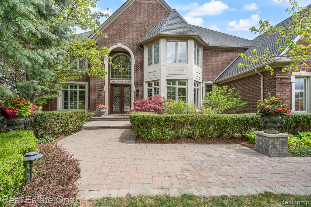 2483 Spyglass Drive, Oakland, MI — front exterior