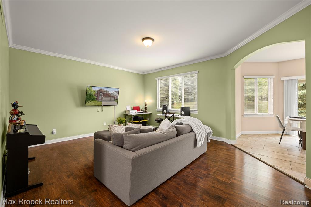 5142 Trailwood Lane, Warren, MI 48092 — Photo 8