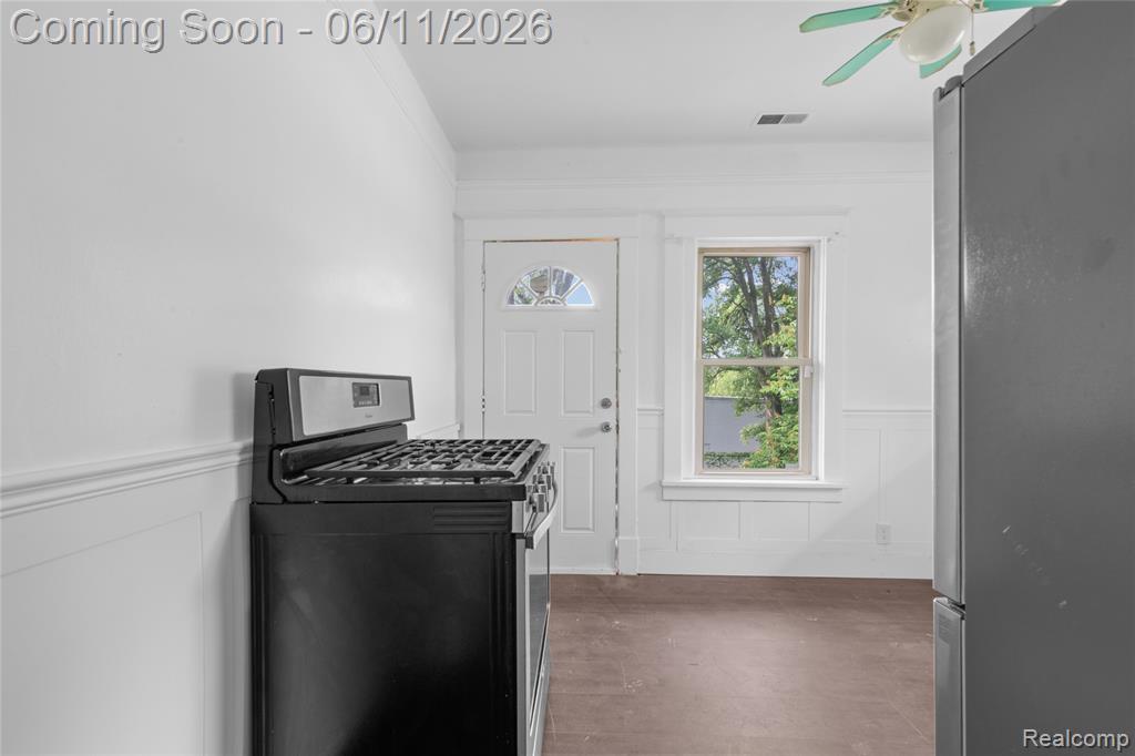 21855 Schoenherr Road, Warren, MI 48089 — Photo 16
