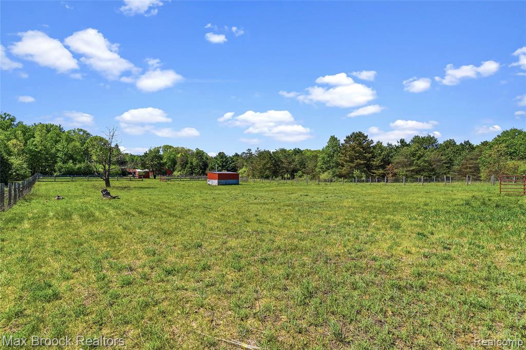 892 W Barnes Lake Road, Columbiaville, MI 48421 — Photo 41