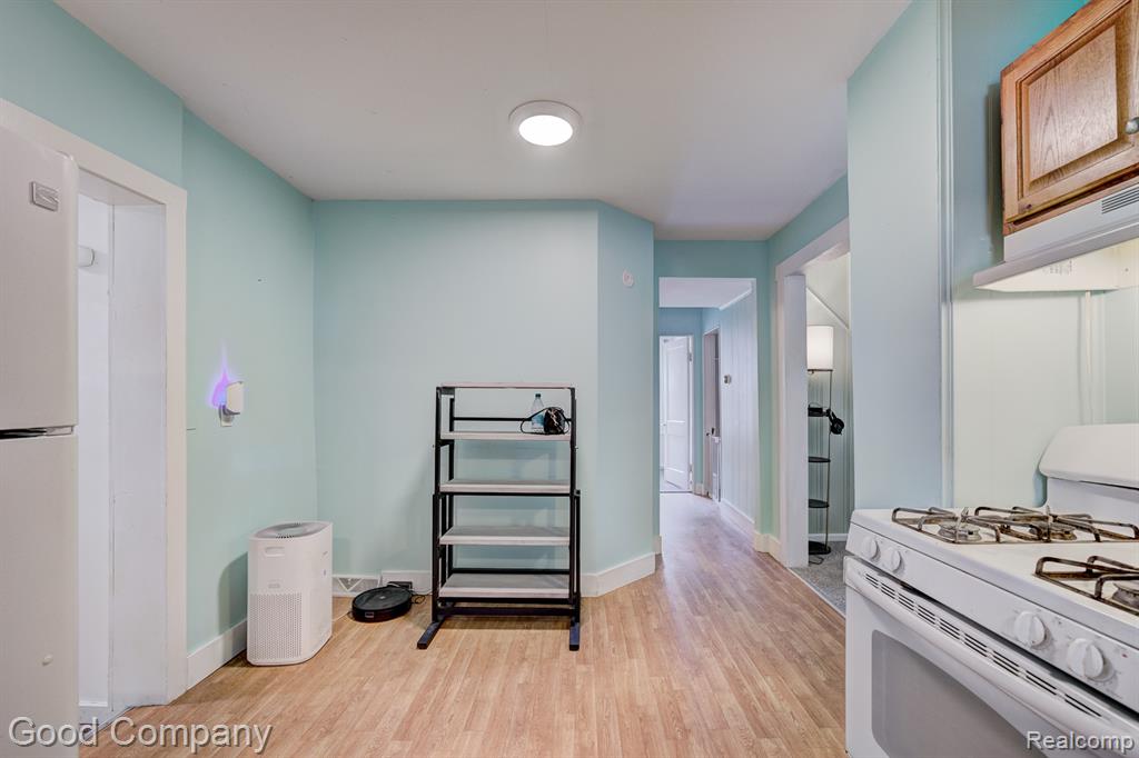 585 Roth Boulevard, Clawson, MI — Photo 12