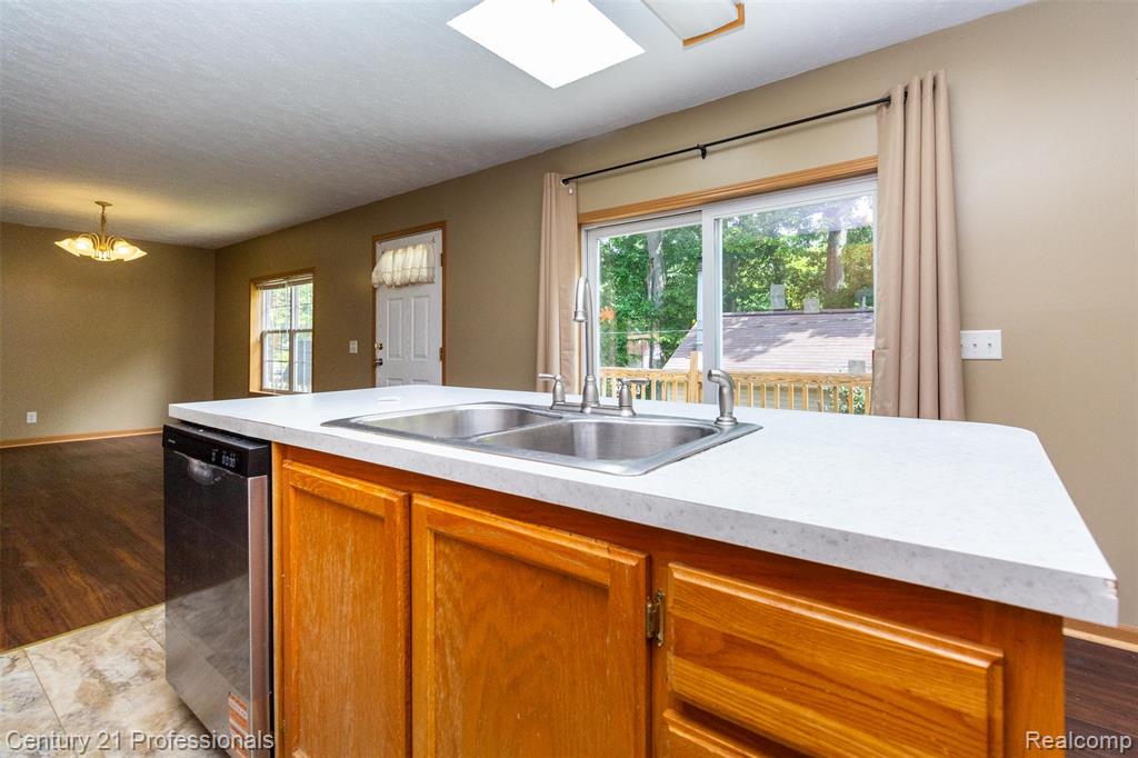 4080 Cass Elizabeth Road, Waterford, MI 48328 — Photo 12