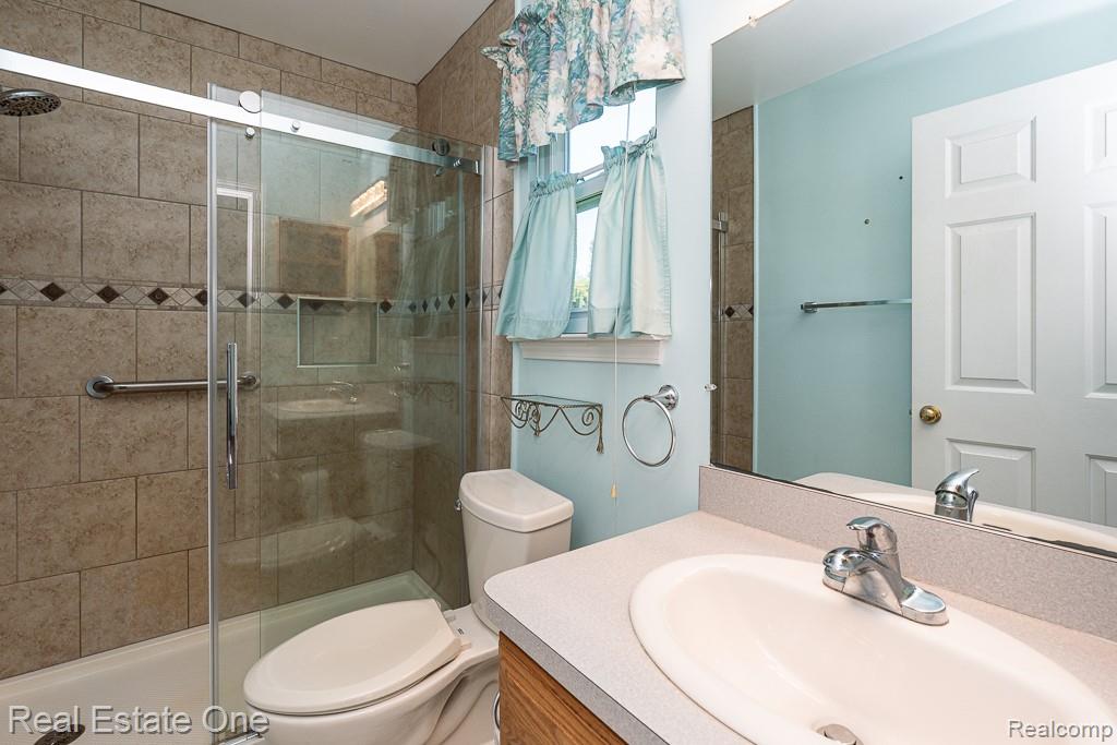 1081 Clearview Drive, Oxford, MI 48371 — Photo 19