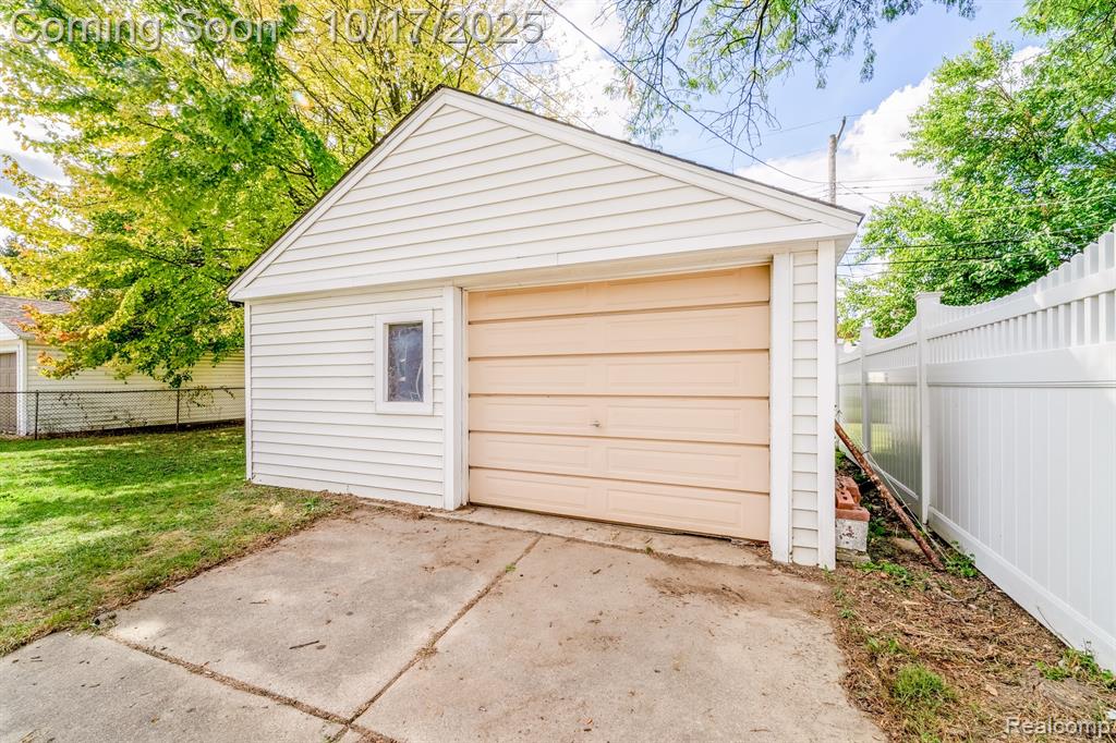 6384 Buckingham Avenue, Allen Park, MI 48101 — Photo 29