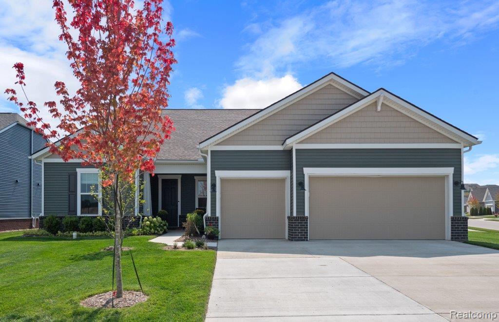 4056 Bay Terrace, Milford, MI 48381 — front exterior