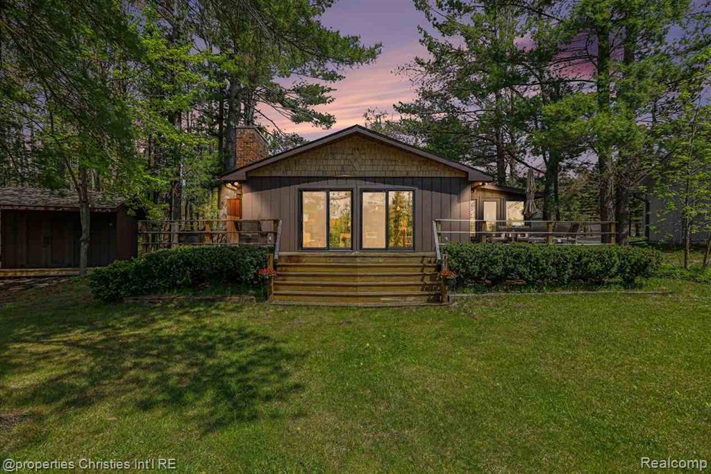 1405 N Shore Drive, Gaylord, MI 49735