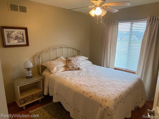 240 Deer Park S, Capac, MI 48014 — Photo 16