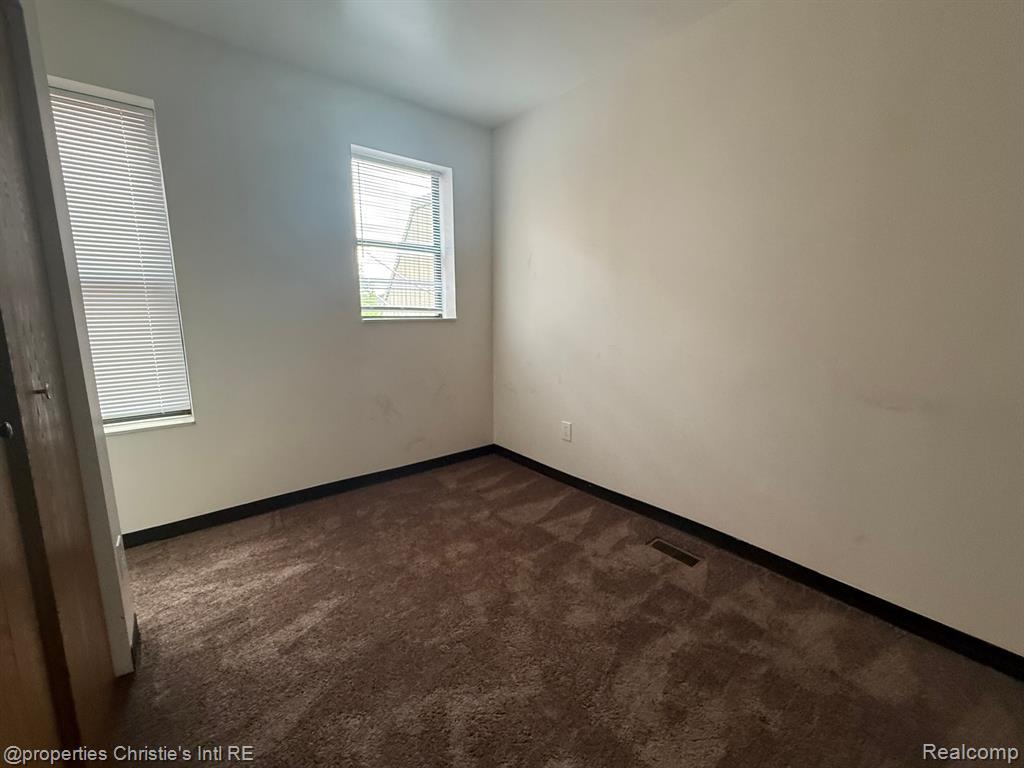 590 PARKVIEW Drive, Detroit, MI 48214 — Photo 13