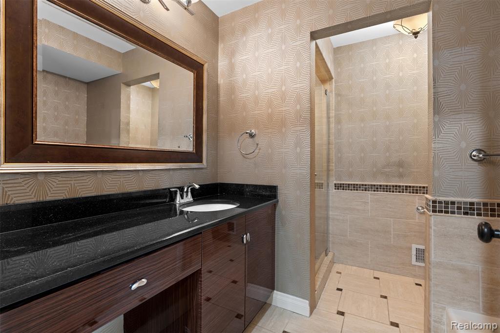 6471 Maple Hills Drive, Bloomfield Hills, MI 48301 — Photo 22