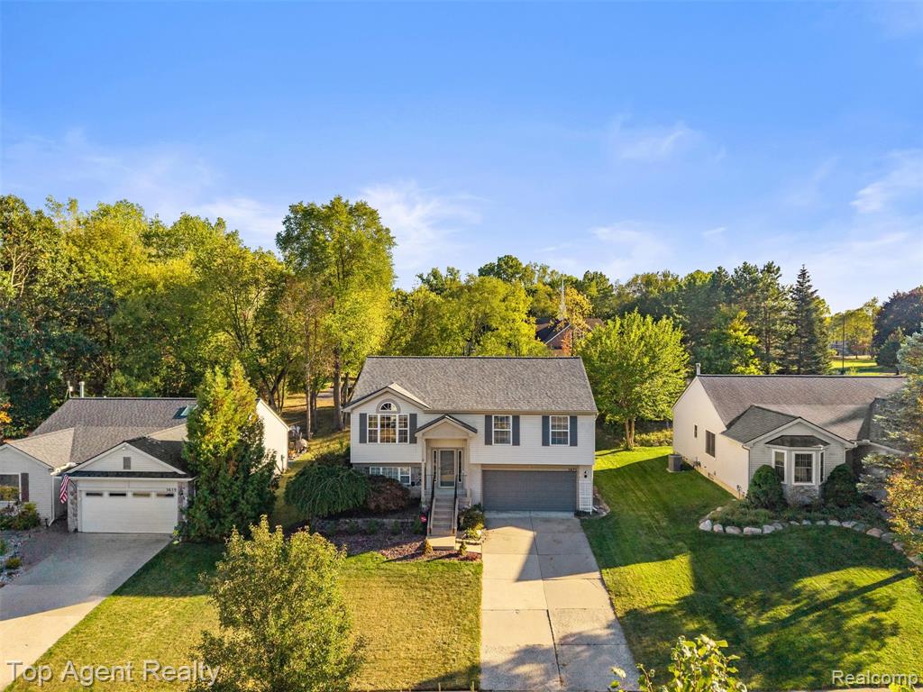 5675 Millpointe Drive, Waterford, MI 48327 — Photo 34