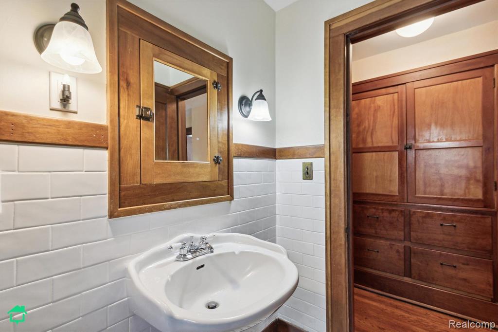 6097 Andersonville Road, Waterford, MI 48329 — Photo 36