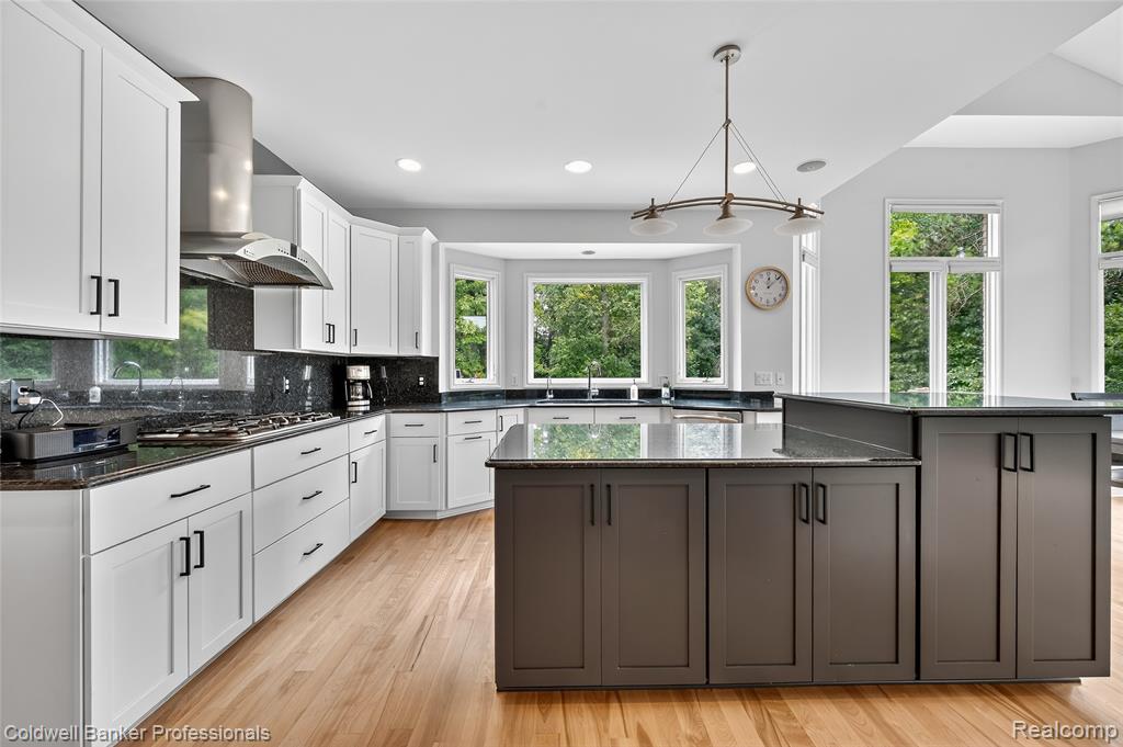 668 E Buell Road, Rochester, MI 48306 — Photo 15
