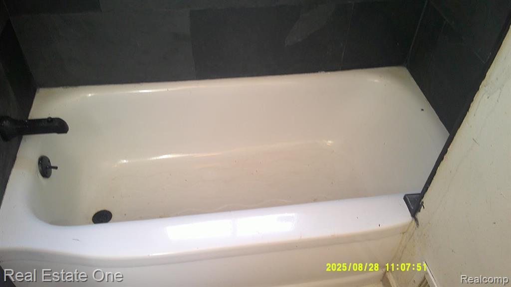 7716 Artesian Street, Detroit, MI 48228 — Photo 16
