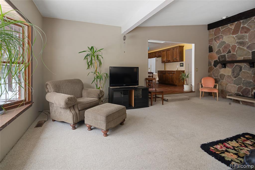 12155 Spencer Road, Milford, MI 48380 — Photo 6