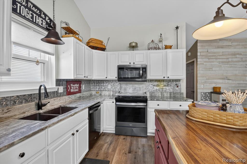 24220 Harrison Street, Clinton Twp, MI 48035 — Photo 16
