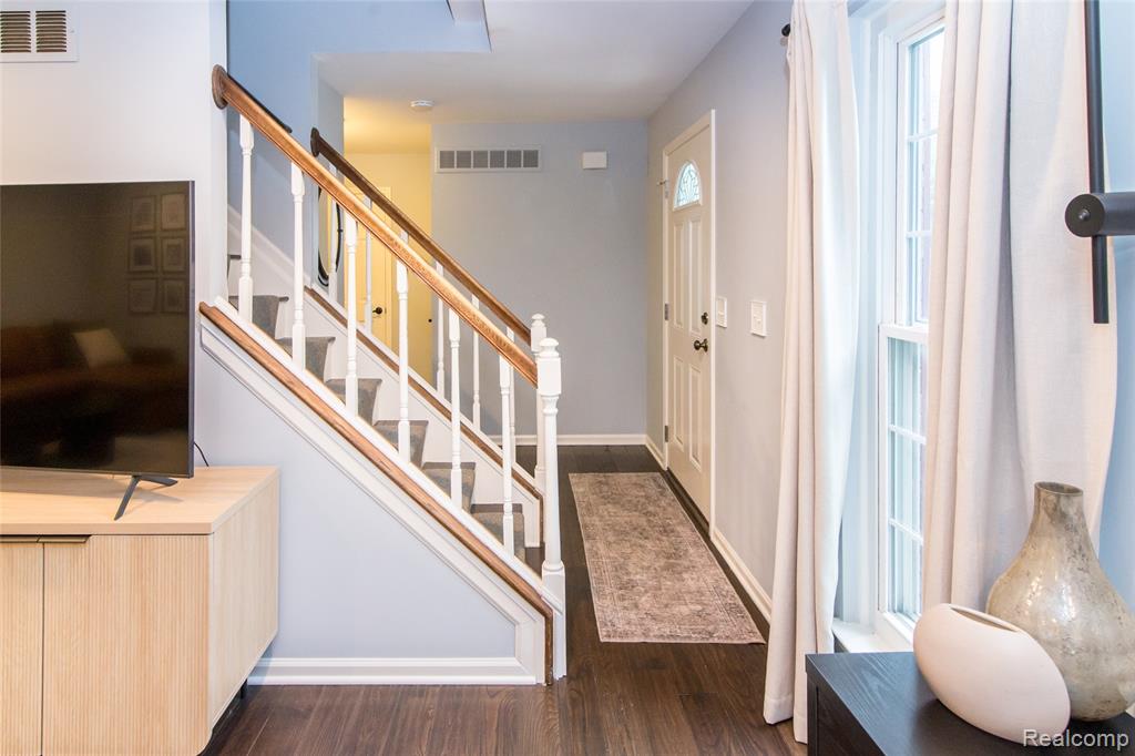 45234 Prestbury Road, Canton, MI 48187 — Photo 9