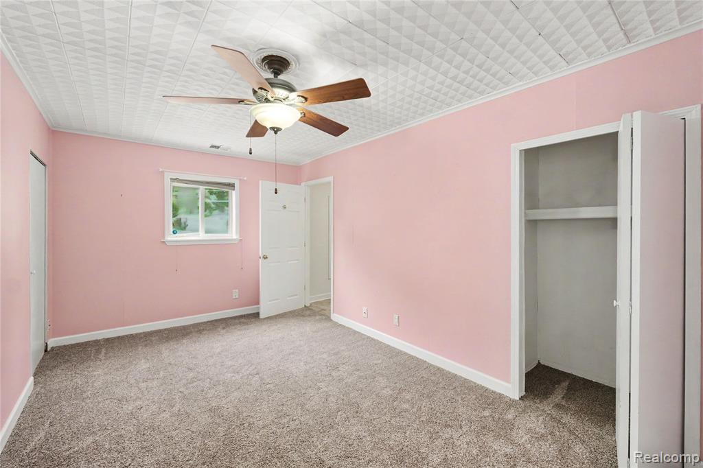8390 Peninsular Drive, Fenton, MI 48430 — Photo 19