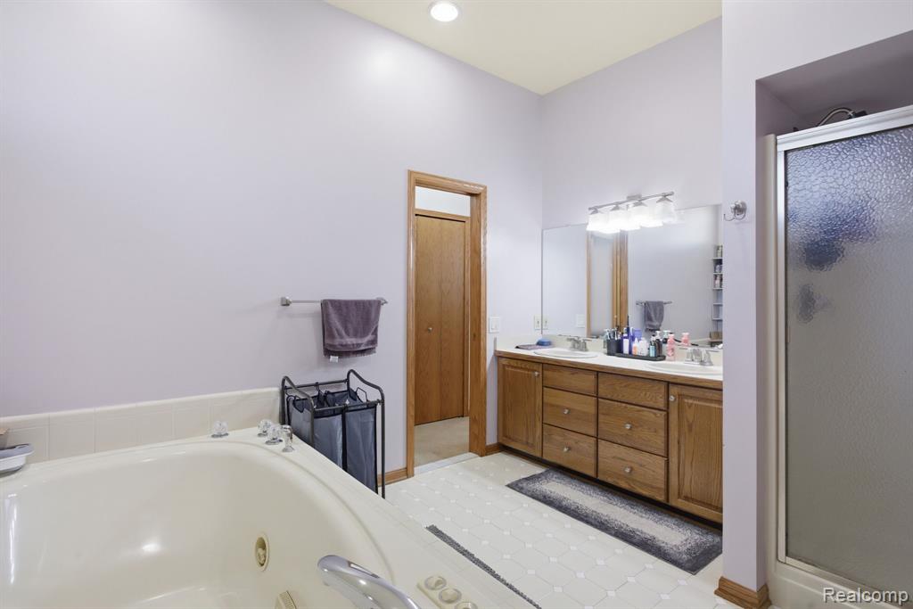 8488 Annette Avenue, Grosse Ile, MI 48138 — Photo 31