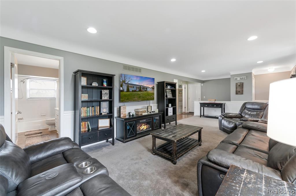 355 Sanders Road, Oxford, MI 48371 — Photo 10