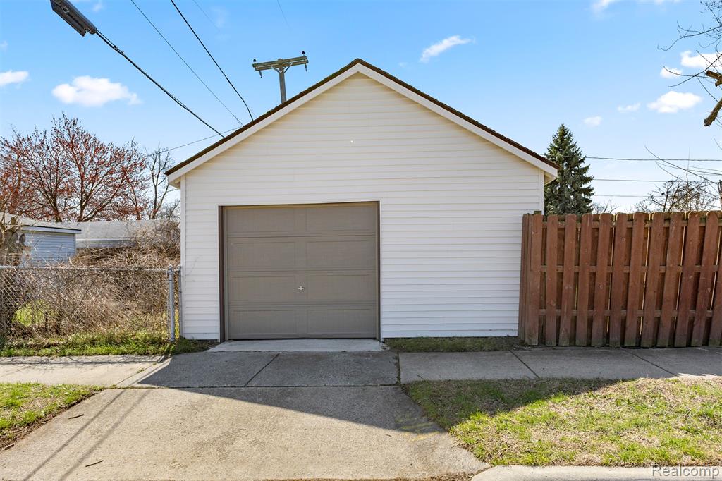 4903 Bedford Street, Dearborn Heights, MI 48125 — Photo 30