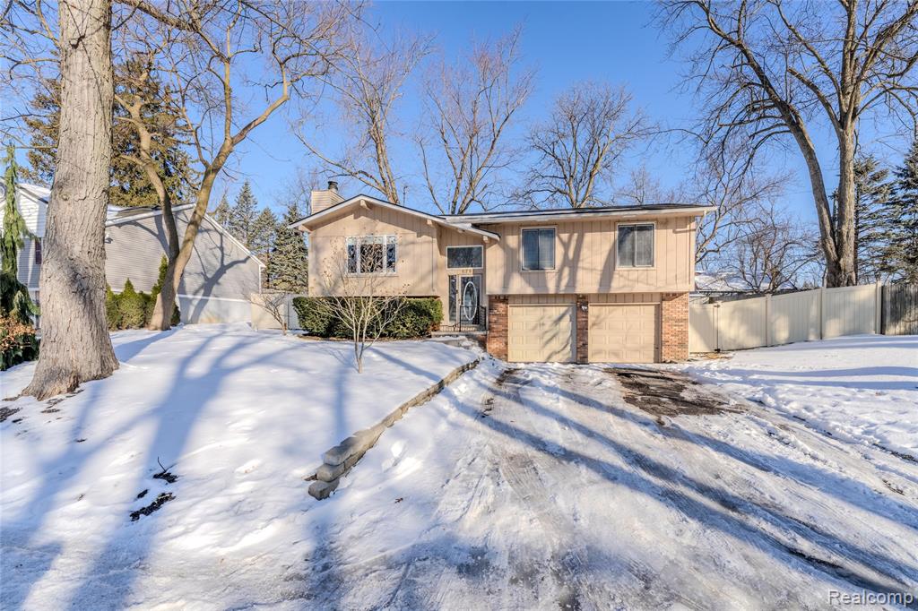 6790 Grassland Avenue, West Bloomfield, MI 48324 — Photo 2